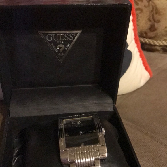 Guess watch - Picture 3 of 3